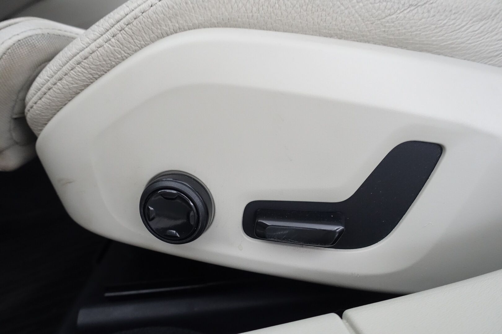Volvo S90 2022 B5 AWD D-MHEV Business aut - | Merkkihuollettu | Webasto | Vetokoukku | Facelift | Suomi-auto | ACC | P.kamera | Full LED | Vaaleat Nahat | Navi | KeylessGo |