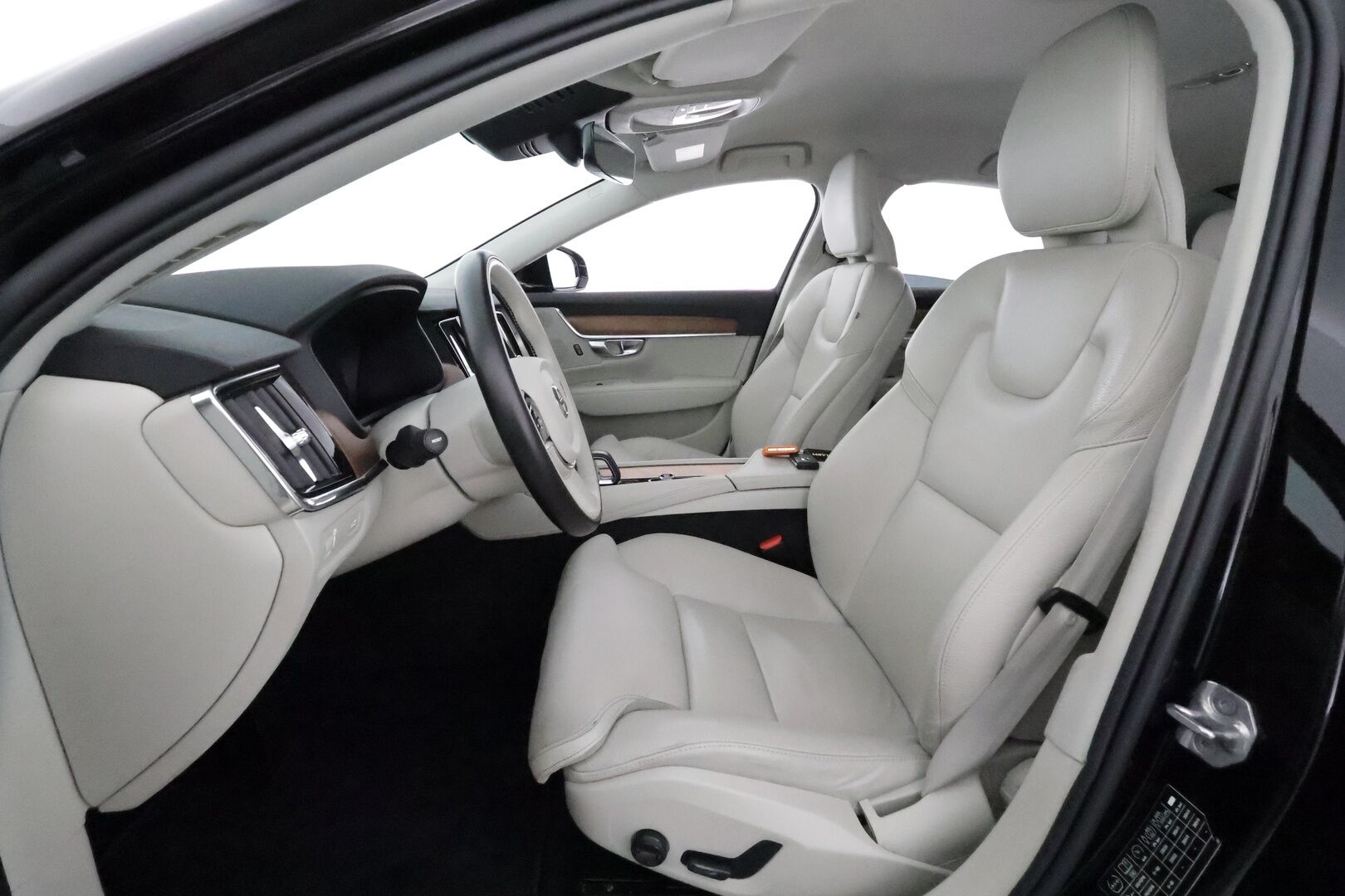 Volvo S90 2022 B5 AWD D-MHEV Business aut *ACC / P.kamera / Full LED / Koukku / Webasto / Vaaleat nahat / Navi / KeylessGo* - Facelift / 1.Om Suomi-auto / Kahdet renkaat aluvanteilla - HULLU BLACKWEEK KORKOTARJOUS 2,49%