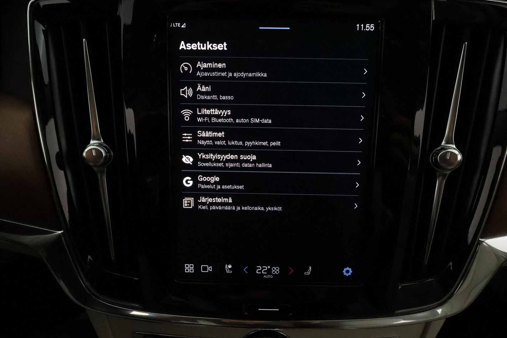 Volvo S90 2022 B5 AWD D-MHEV Business aut *ACC / P.kamera / Full LED / Koukku / Webasto / Vaaleat nahat / Navi / KeylessGo* - Facelift / 1.Om Suomi-auto / Kahdet renkaat aluvanteilla - HULLU BLACKWEEK KORKOTARJOUS 2,49%