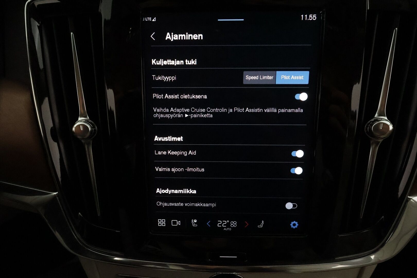 Volvo S90 2022 B5 AWD D-MHEV Business aut *ACC / P.kamera / Full LED / Koukku / Webasto / Vaaleat nahat / Navi / KeylessGo* - Facelift / 1.Om Suomi-auto / Kahdet renkaat aluvanteilla / Merkkihuollettu