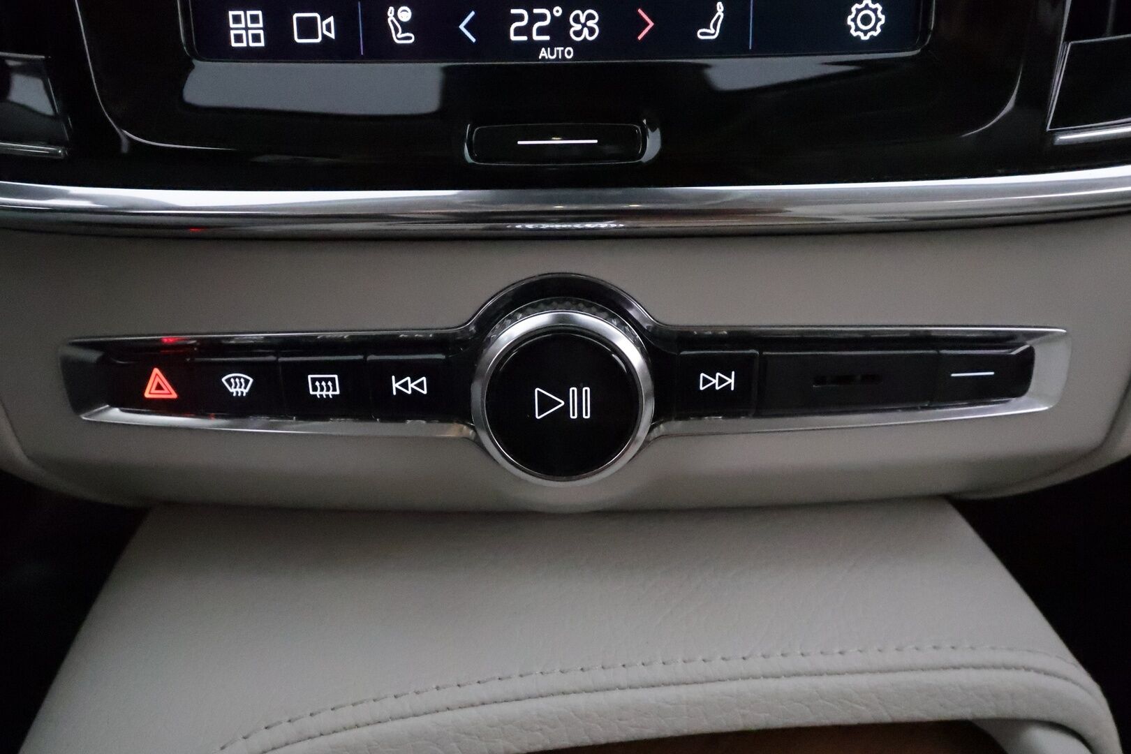 Volvo S90 2022 B5 AWD D-MHEV Business aut *ACC / P.kamera / Full LED / Koukku / Webasto / Vaaleat nahat / Navi / KeylessGo* - Facelift / 1.Om Suomi-auto / Kahdet renkaat aluvanteilla - HULLU BLACKWEEK KORKOTARJOUS 2,49%