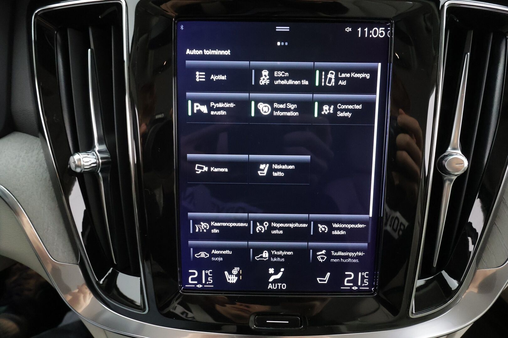 Volvo V60 Cross Country 2022 B4 AWD D-MHEV Business Edition aut *ACC / P.kamera / Webasto / Koukku / Vaaleat nahat / LED / Navi* - Suomi-auto 