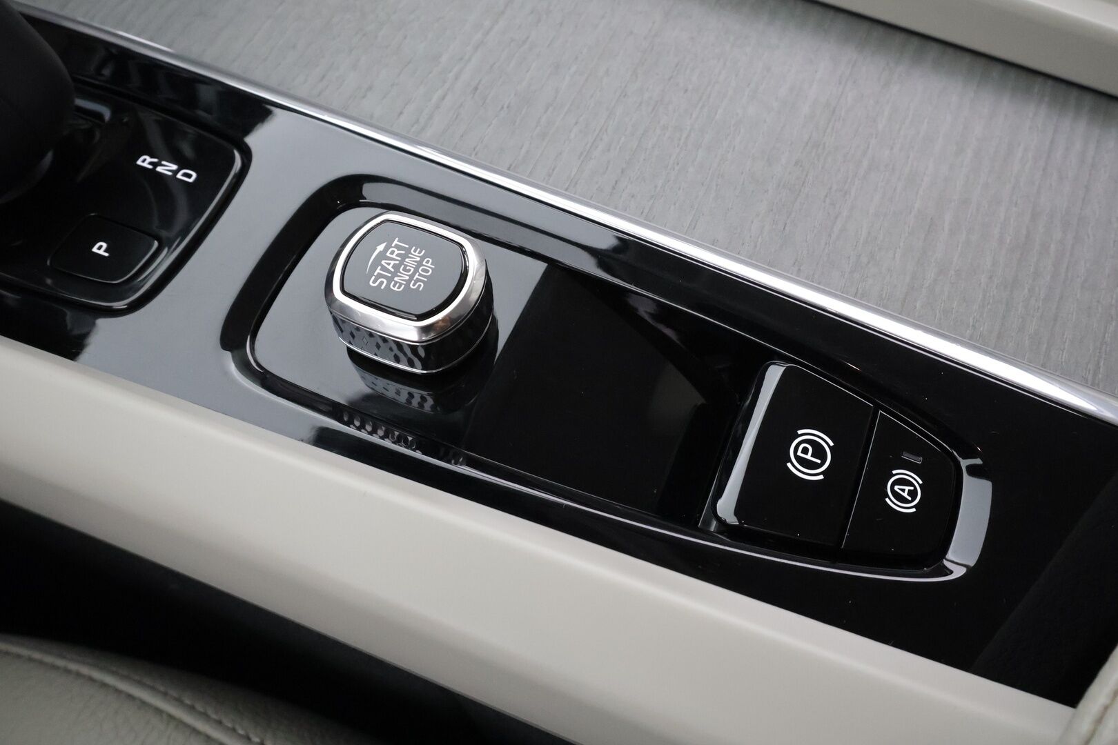 Volvo V60 Cross Country 2022 B4 AWD D-MHEV Business Edition aut *ACC / P.kamera / Webasto / Koukku / Vaaleat nahat / LED / Navi* - Suomi-auto 