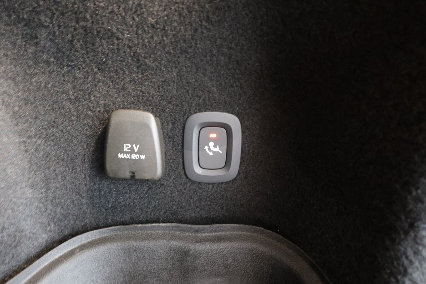 Volvo V60 Cross Country 2022 B4 AWD D-MHEV Business Edition aut *ACC / P.kamera / Webasto / Koukku / Vaaleat nahat / LED / Navi* - Suomi-auto - HULLUT BLACKWEEK JATKOT - KORKOTARJOUS 2,49%