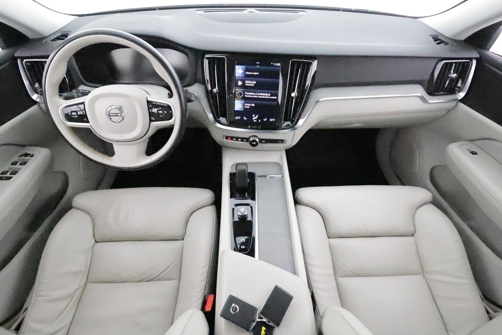 Volvo V60 Cross Country 2022 B4 AWD D-MHEV Business Edition aut *ACC / P.kamera / Webasto / Koukku / Vaaleat nahat / LED / Navi* - Suomi-auto 