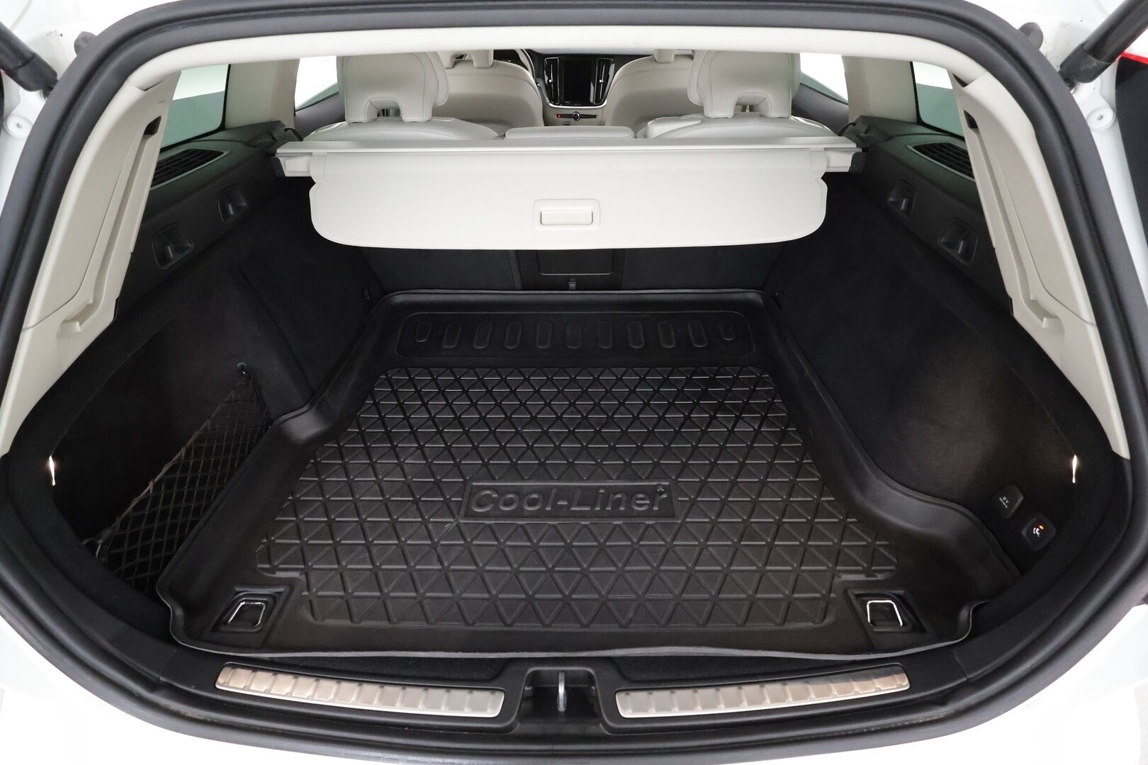 Volvo V60 Cross Country 2022 B4 AWD D-MHEV Business Edition aut *ACC / P.kamera / Webasto / Koukku / Vaaleat nahat / LED / Navi* - Suomi-auto - HULLUT BLACKWEEK JATKOT - KORKOTARJOUS 2,49%