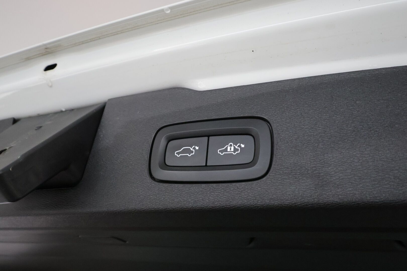 Volvo V60 Cross Country 2022 B4 AWD D-MHEV Business Edition aut *ACC / P.kamera / Webasto / Koukku / Vaaleat nahat / LED / Navi* - *Suomi-auto / Lisävalo / 2x renkaat & vanteet*