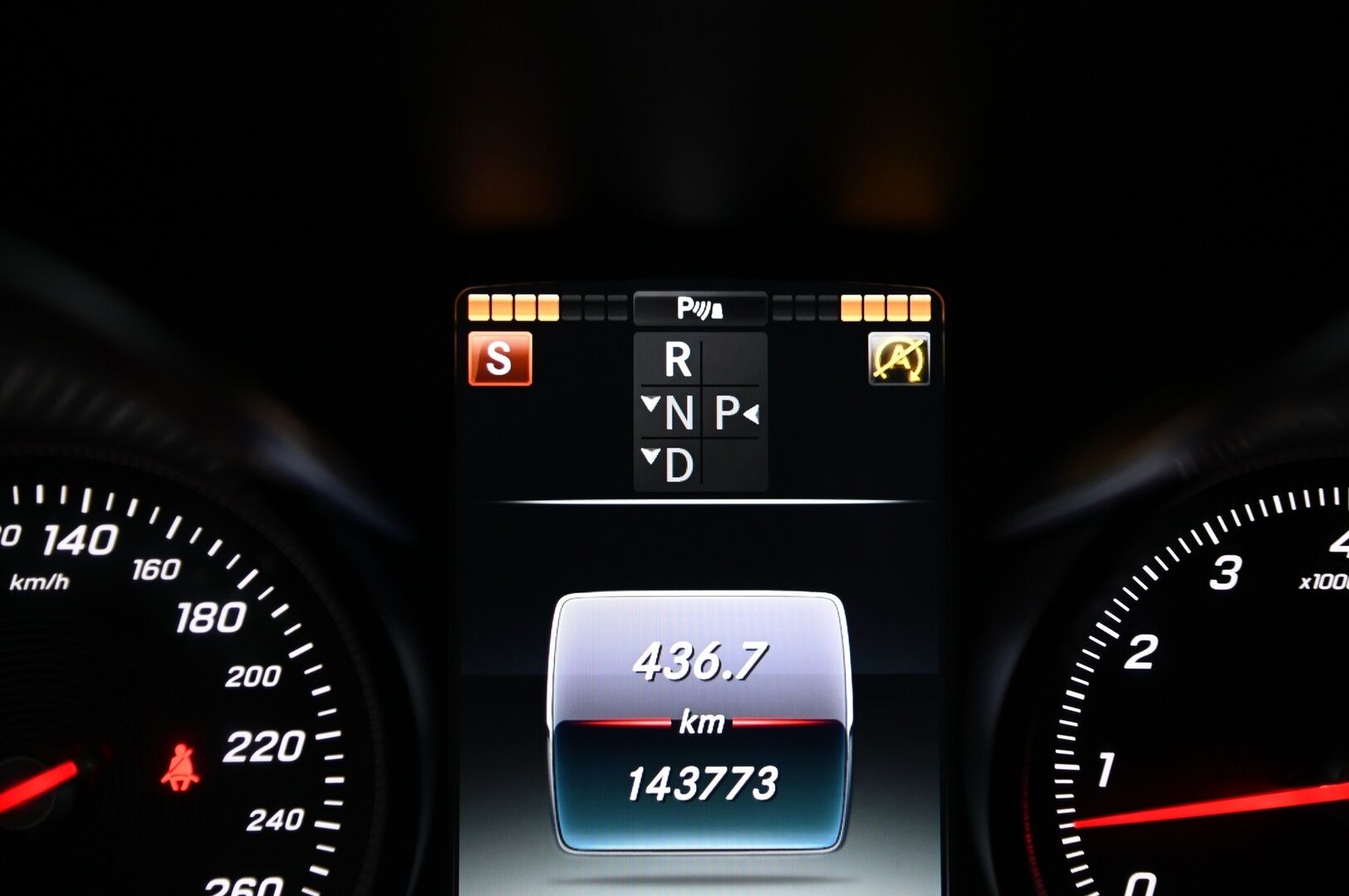 Mercedes-Benz C 2016 180 Coupé **Panorama / P.kamera / navi / Juuri katsastettu!** - *Juuri merkkihuollettu! / 2x renkaat&vanteet* - HULLUT VÄLIPÄIVÄT KORKOTARJOUS 2,49%