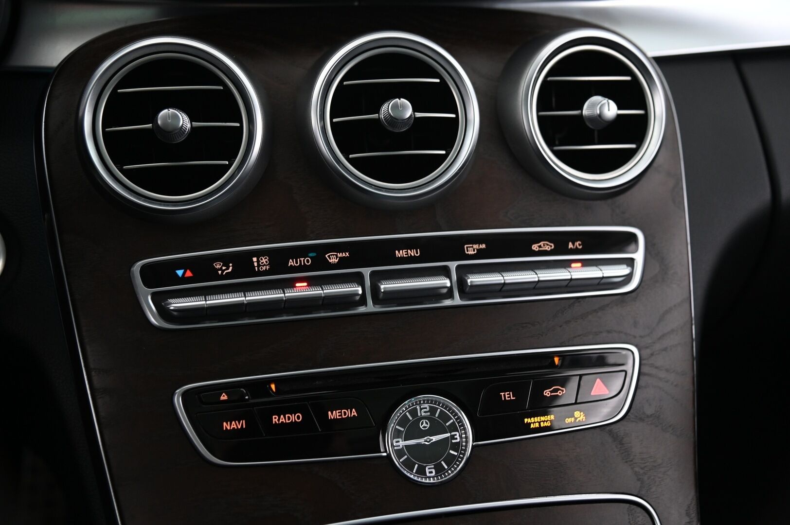 Mercedes-Benz C 2016 180 Coupé **Panorama / P.kamera / navi / Juuri katsastettu!** - *Juuri merkkihuollettu! / 2x renkaat&vanteet*