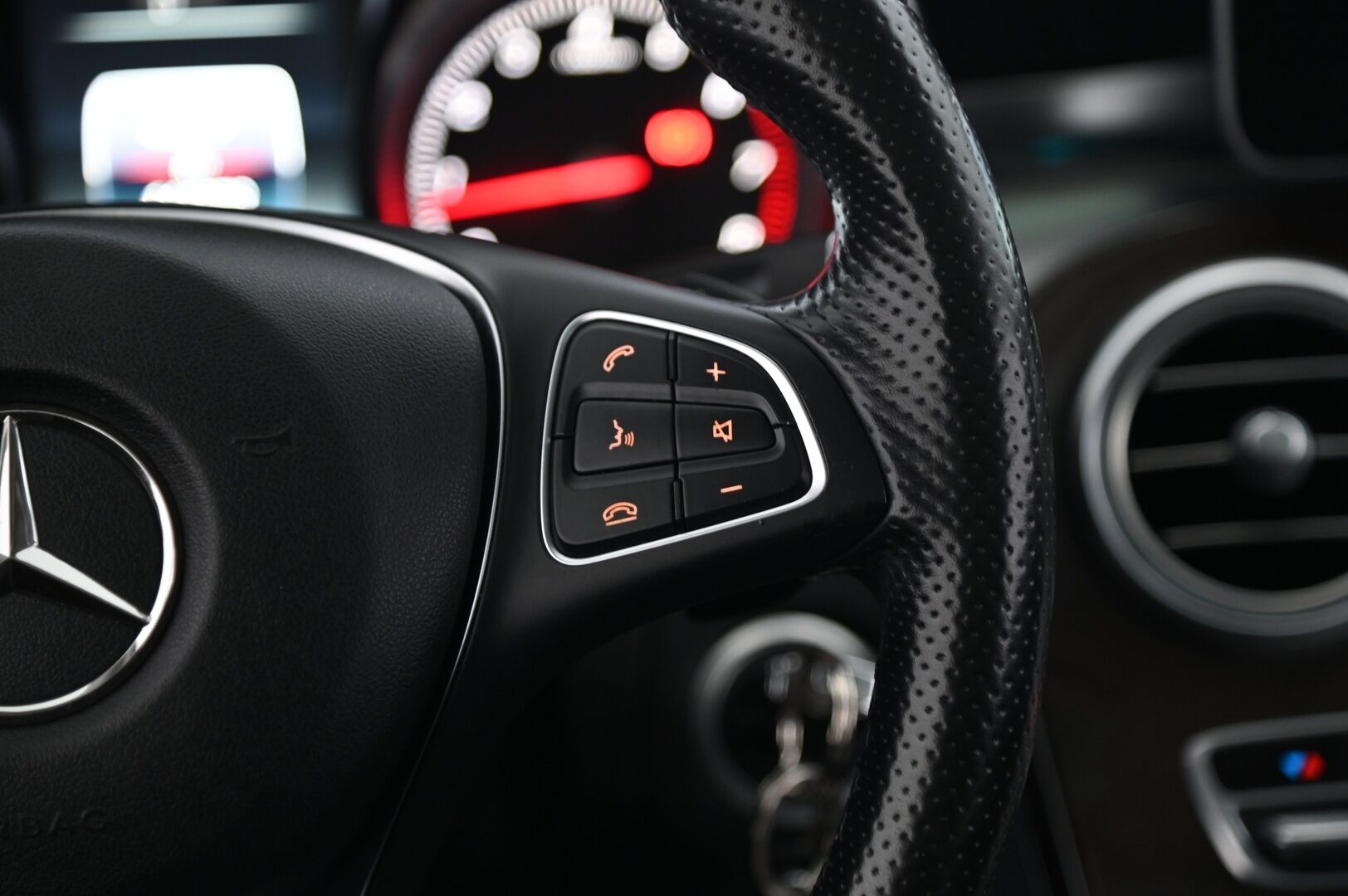 Mercedes-Benz C 2016 180 Coupé **Panorama / P.kamera / navi / Juuri katsastettu!** - *Juuri merkkihuollettu! / 2x renkaat&vanteet*