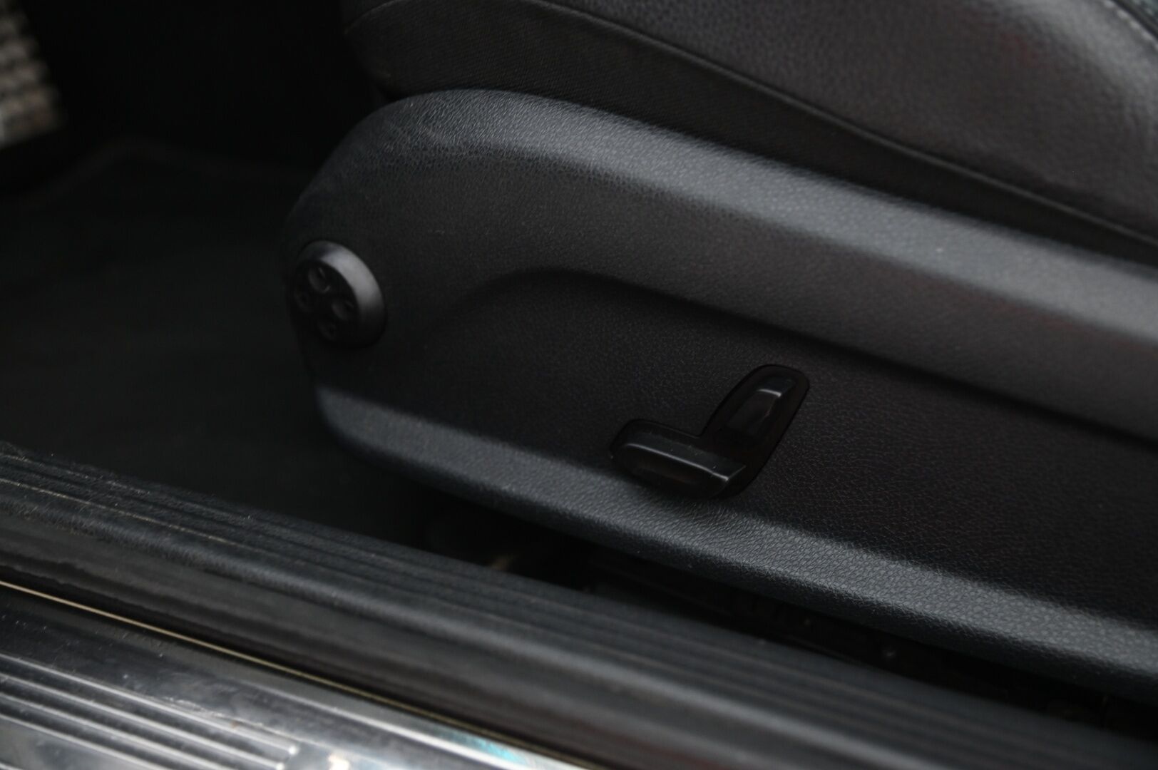 Mercedes-Benz C 2016 180 Coupé **Panorama / P.kamera / navi / Juuri katsastettu!** - *Juuri merkkihuollettu! / 2x renkaat&vanteet*