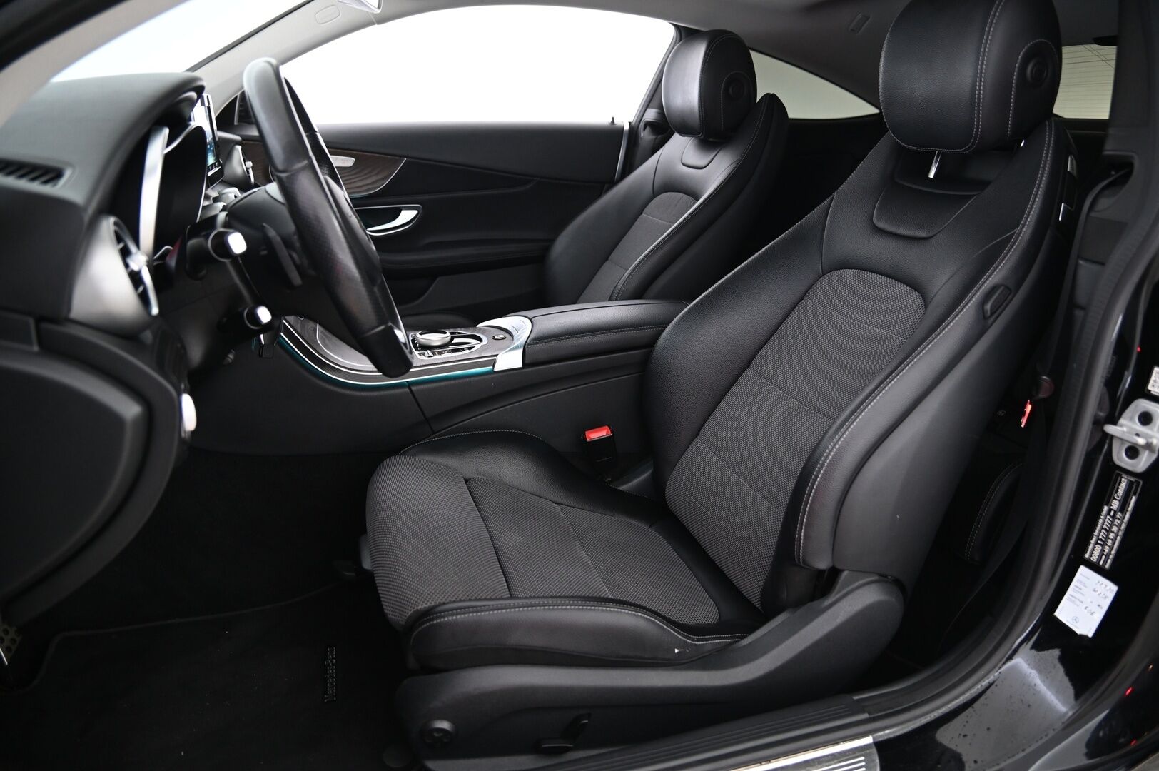 Mercedes-Benz C 2016 180 Coupé **Panorama / P.kamera / navi / Juuri katsastettu!** - *Juuri merkkihuollettu! / 2x renkaat&vanteet* - HULLUT VÄLIPÄIVÄT KORKOTARJOUS 2,49%