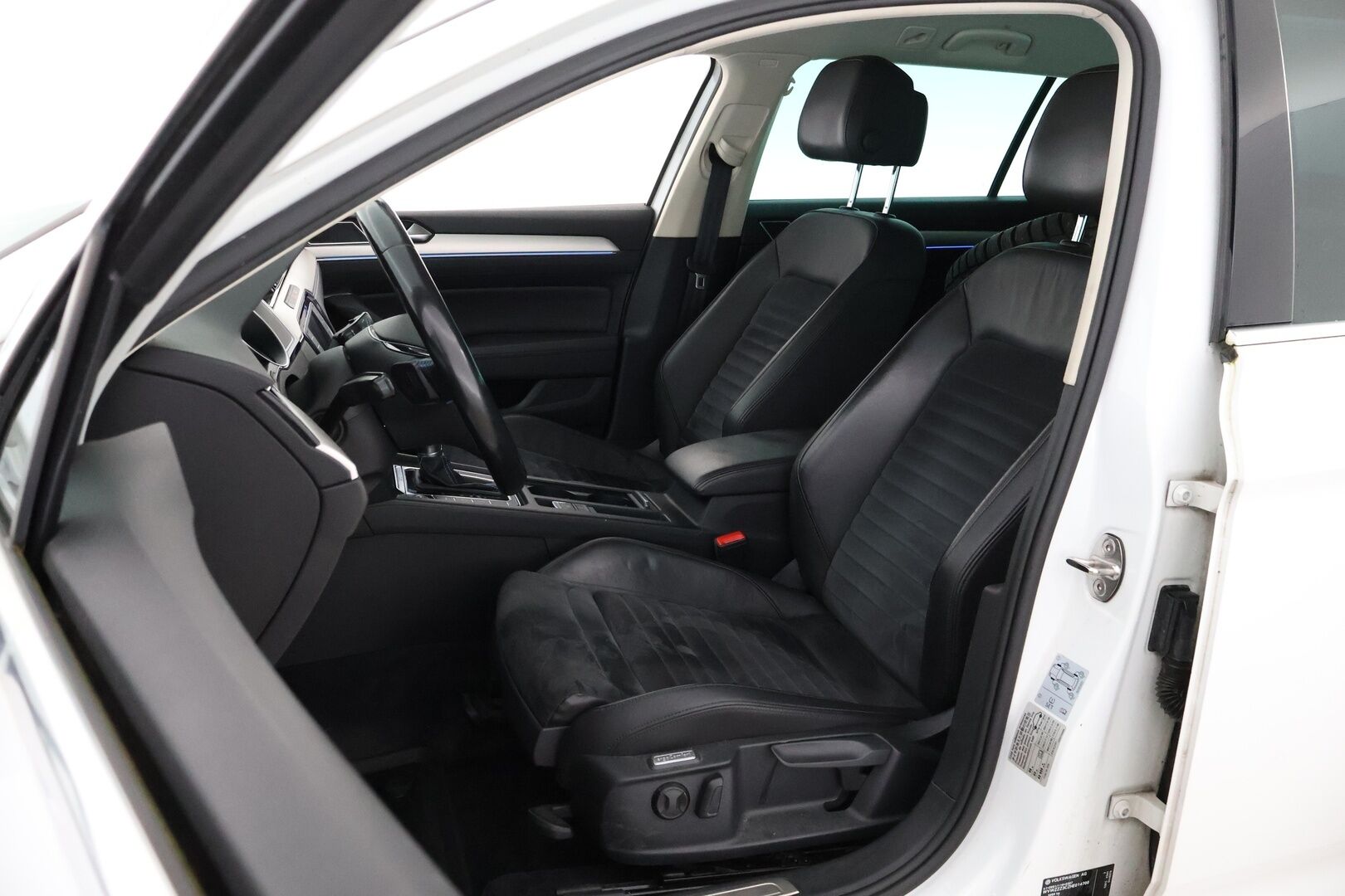 VOLKSWAGEN PASSAT 2016 Variant GTE Plug-In Hybrid 160 kW DSG-automaatti - YritysOutlet - Myydään vain yrityksille - - YritysOutlet - Myydään vain yrityksille