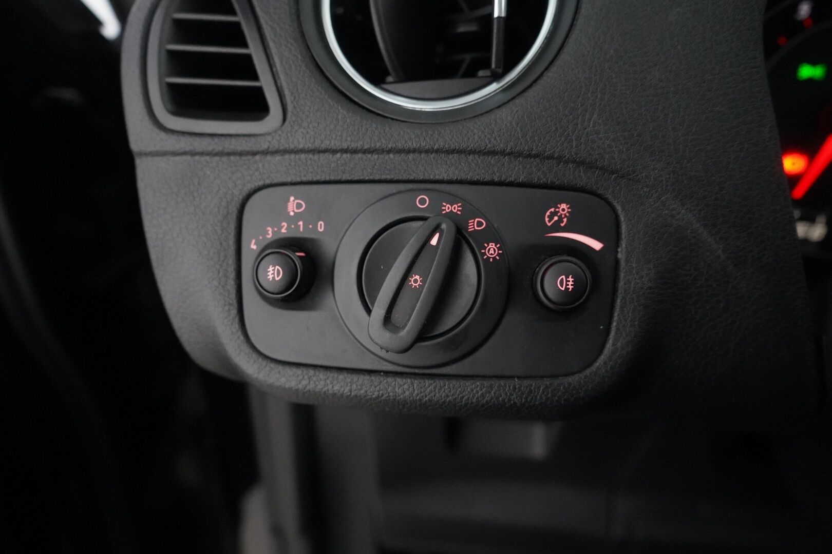 Ford S-Max 2015 2,0 TDCi 140 hv Trend M6 5-ovinen - 7 Paikkainen | Vakkari | Lohko | Tutkat | Hyvät huollot | Kahdet renkaat alumiinivantein - KORKO VAIN 3,99 %