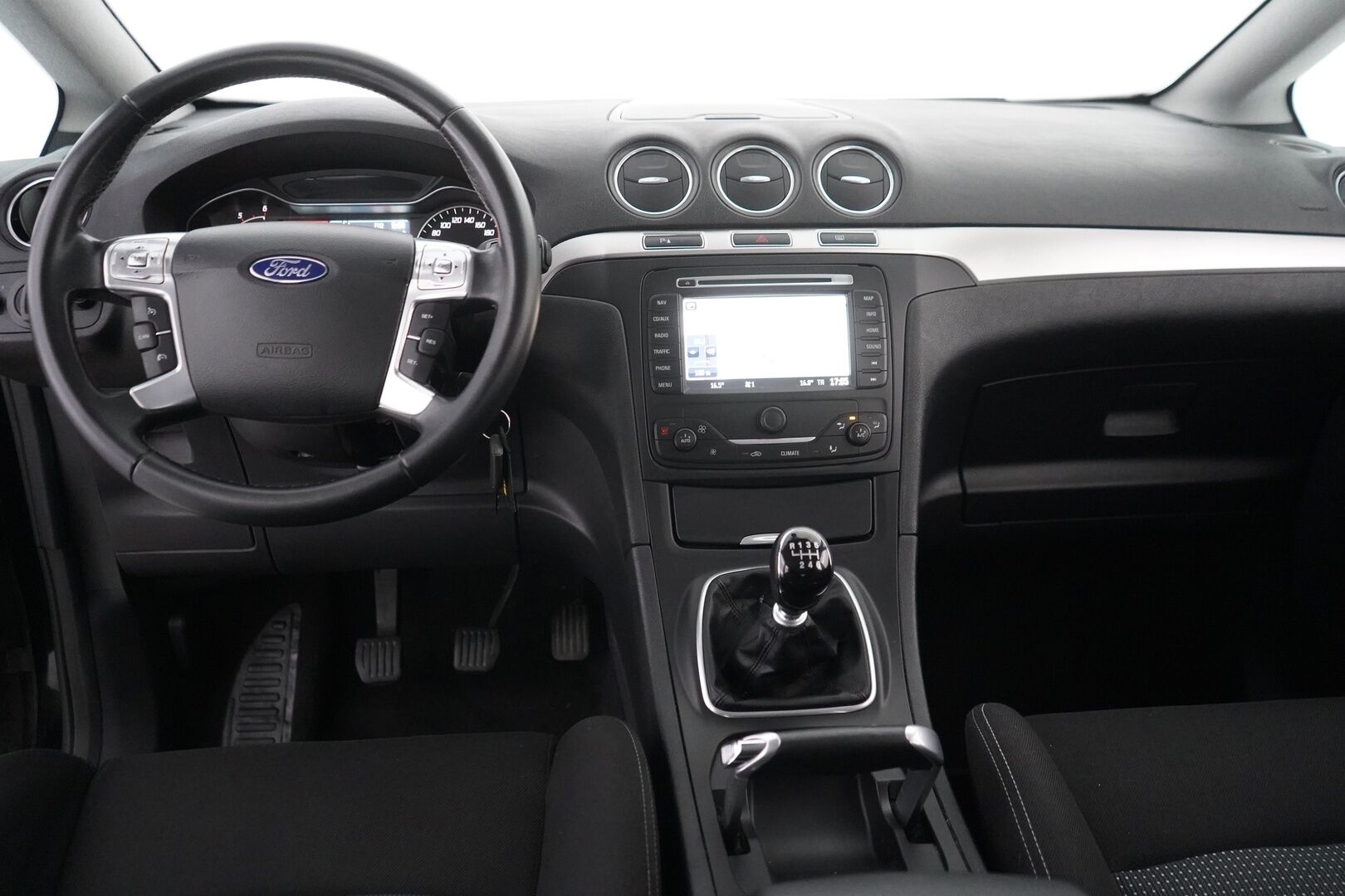 Ford S-Max 2015 2,0 TDCi 140 hv Trend M6 5-ovinen - 7 Paikkainen | Vakkari | Lohko | Tutkat | Hyvät huollot | Kahdet renkaat alumiinivantein - KORKO VAIN 3,99 %
