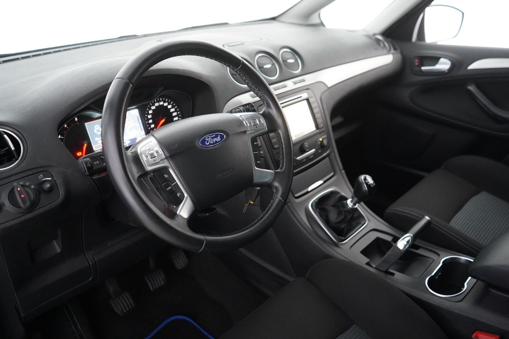 Ford S-Max 2015 2,0 TDCi 140 hv Trend M6 5-ovinen - 7 Paikkainen | Vakkari | Lohko | Tutkat | Hyvät huollot | Kahdet renkaat alumiinivantein - KORKO VAIN 3,99 %