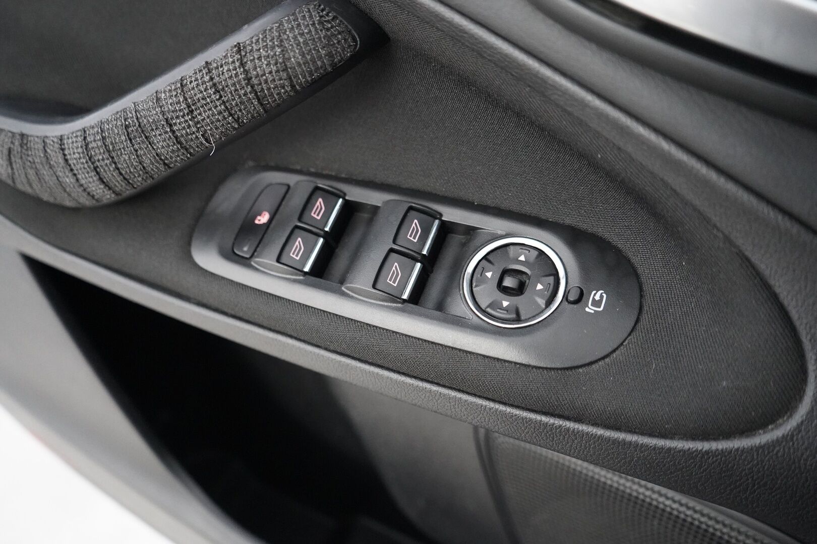 Ford S-Max 2015 2,0 TDCi 140 hv Trend M6 5-ovinen - 7 Paikkainen | Vakkari | Lohko | Tutkat | Hyvät huollot | Kahdet renkaat alumiinivantein - KORKO VAIN 3,99 %