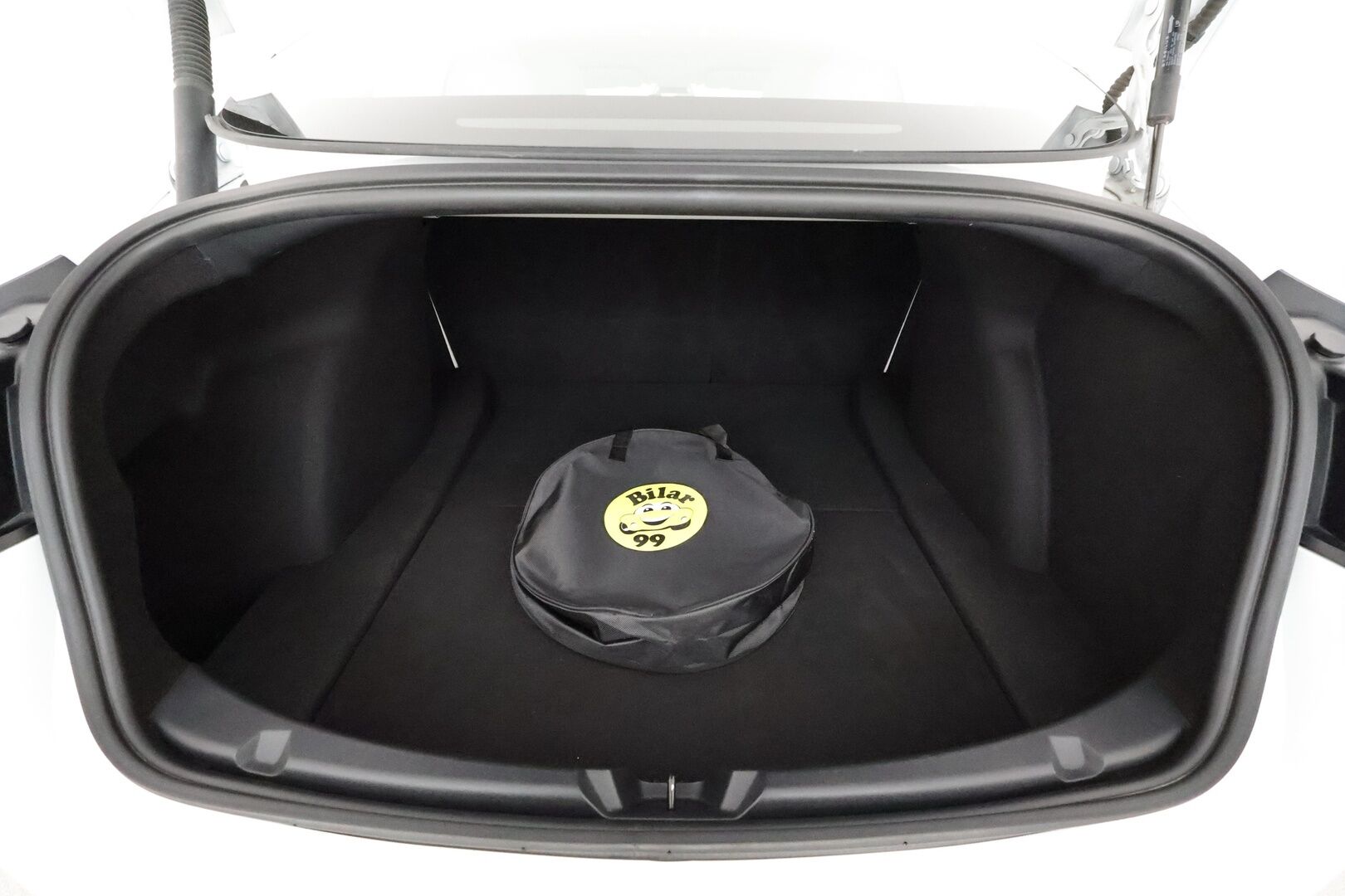 Tesla Model 3 2022 Performance **FSD / AMD Ryzen / Vaalea nahkasisusta / Matrix LED / Lämpöpumppu / Kahdet vanteet** - 3,99 % KORKOTARJOUS TÄHÄN AUTOON - 1-om. Suomi-auto / Akku kuntotarkistettu / Lasikatto / P.kamera / Premium Audio