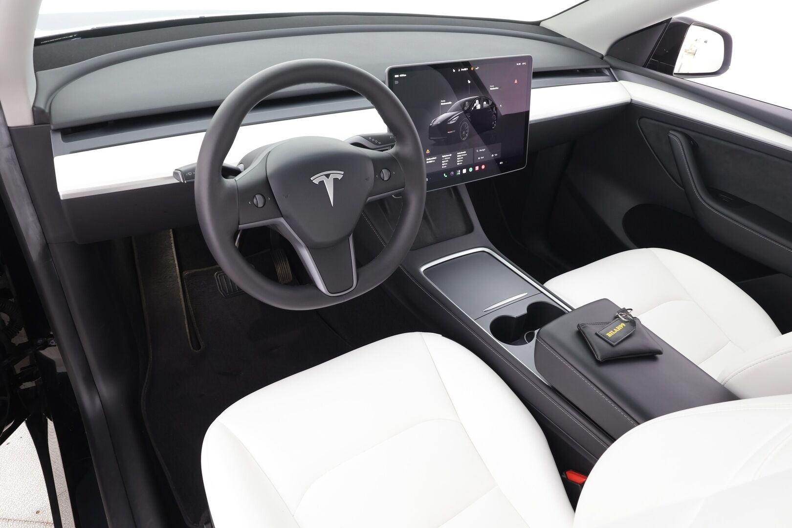 Tesla Model Y 2022 Long Range - | ILP | Koukku | Lasikatto | ACC | Matrix-LED | Muistipenkki | Premium Audio | Navi | Kaistavahti | Keyless | 1-om Suomi-auto  2x Latauskaapelit | Kahdet renkaat |