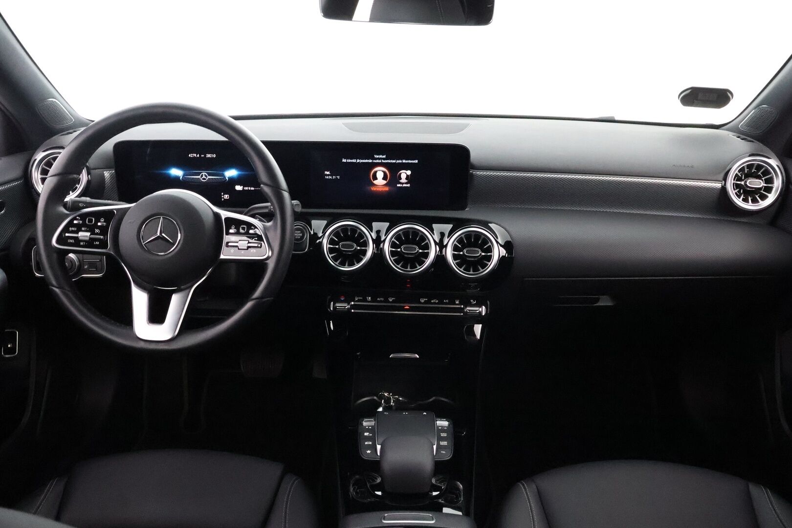 Mercedes-Benz A 2022 250 e A sedan Business Edition * Suomiauto / Widescreen / Peruutuskamera / Puolinahkasisusta / LED / Ratinlämmitys - Merkkihuollettu / Pienet kilometrit / Huippuyksilö!