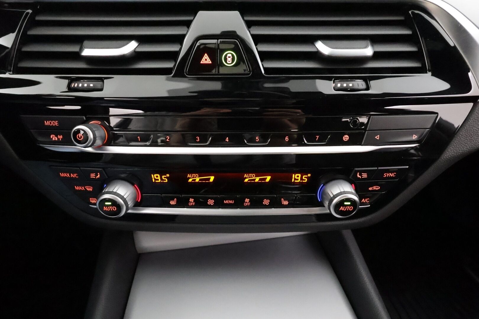 BMW 520 2022 G30 Sedan 520i A MHEV * Vakkari / Webasto / LED / Kamera / Apple&Android / HiFi / Ratinlämmitin * - 1.Om Suomi-auto / Facelift / Merkkihuollettu / Kahdet renkaat alumiinivanteilla - HULLUT AVAJAISHULINAT KORKOTARJOUS 3,29 %