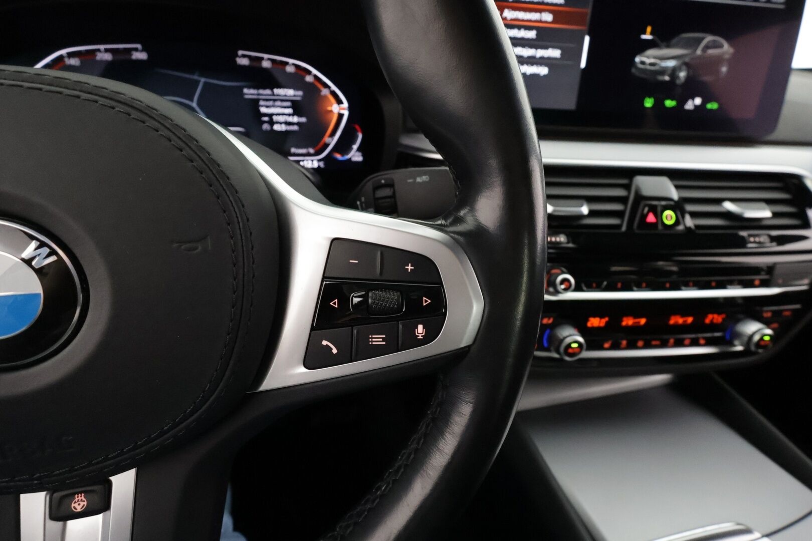 BMW 520 2022 G30 Sedan 520i A MHEV * Vakkari / Webasto / LED / Kamera / Apple&Android / HiFi / Ratinlämmitin * - 1.Om Suomi-auto / Facelift / Merkkihuollettu / Kahdet renkaat alumiinivanteilla - HULLUT AVAJAISHULINAT KORKOTARJOUS 3,29 %