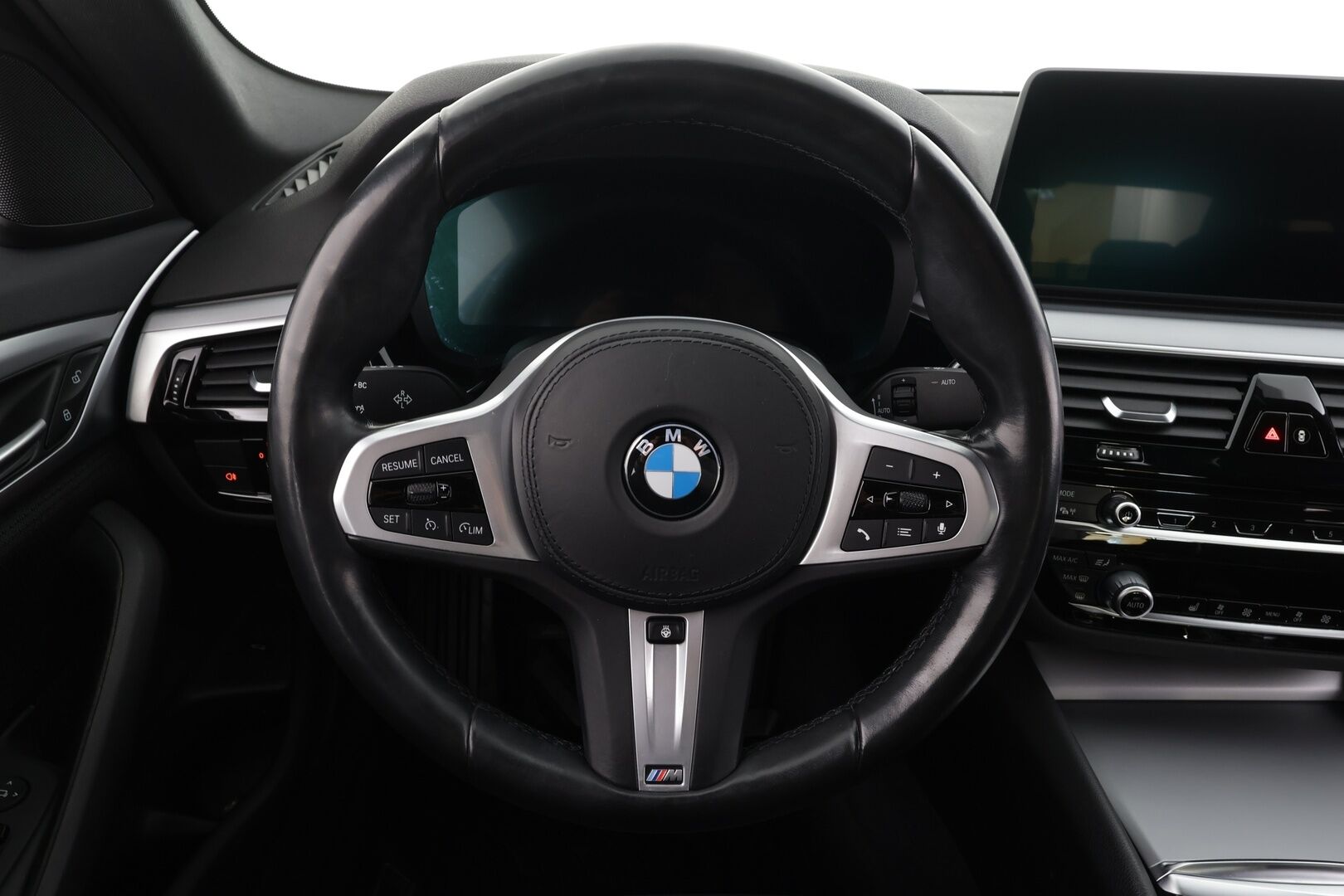 BMW 520 2022 G30 Sedan 520i A MHEV * Vakkari / Webasto / LED / Facelift / Kamera / Apple&Android / HiFi / Ratinlämmitin * - 1.Om Suomi-auto / Merkkihuollettu / Kahdet Renkaat