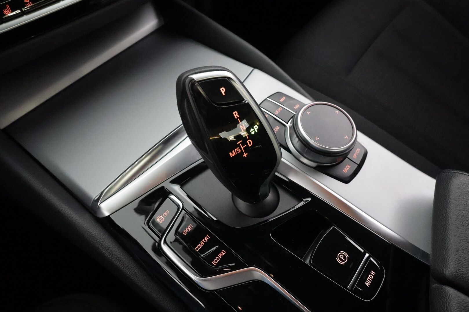 BMW 520 2022 G30 Sedan 520i A MHEV * Vakkari / Webasto / LED / Kamera / Apple&Android / HiFi / Ratinlämmitin * - 1.Om Suomi-auto / Facelift / Merkkihuollettu / Kahdet renkaat alumiinivanteilla / Seuraava katsastus 09/2027 - HULLUT AVAJAISHULINAT KORKOTARJOUS 3,29 %