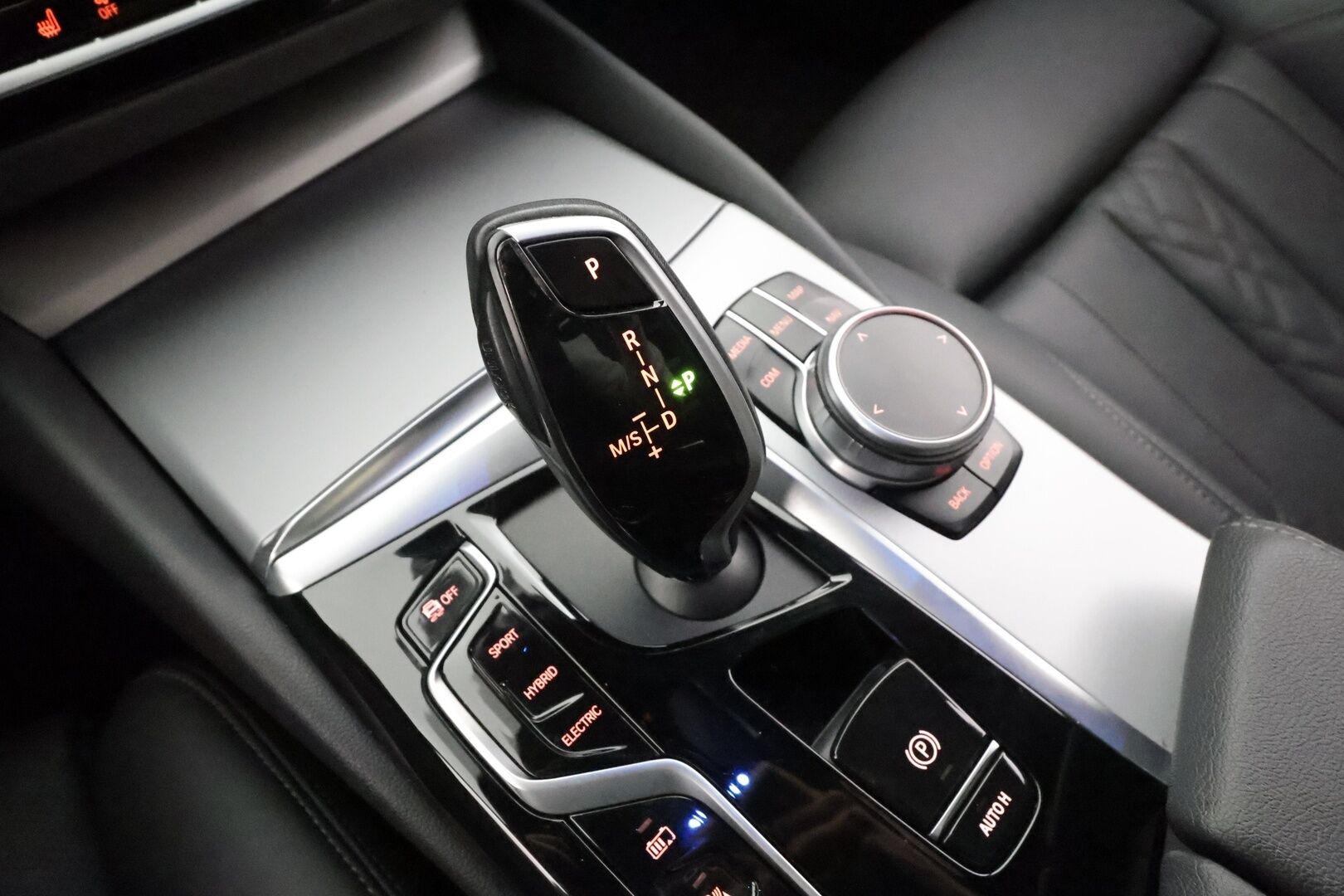 BMW 530 2022 G31 Touring 530e xDrive A Charged Edition * ACC / Akkukäyttöinen lisälämmitin / Osasähköt / P.Kamera / Comfort access * - 1.Om Suomi-auto / Kahdet Renkaat - HULLUT AVAJAISHULINAT KORKOTARJOUS 3,29 %