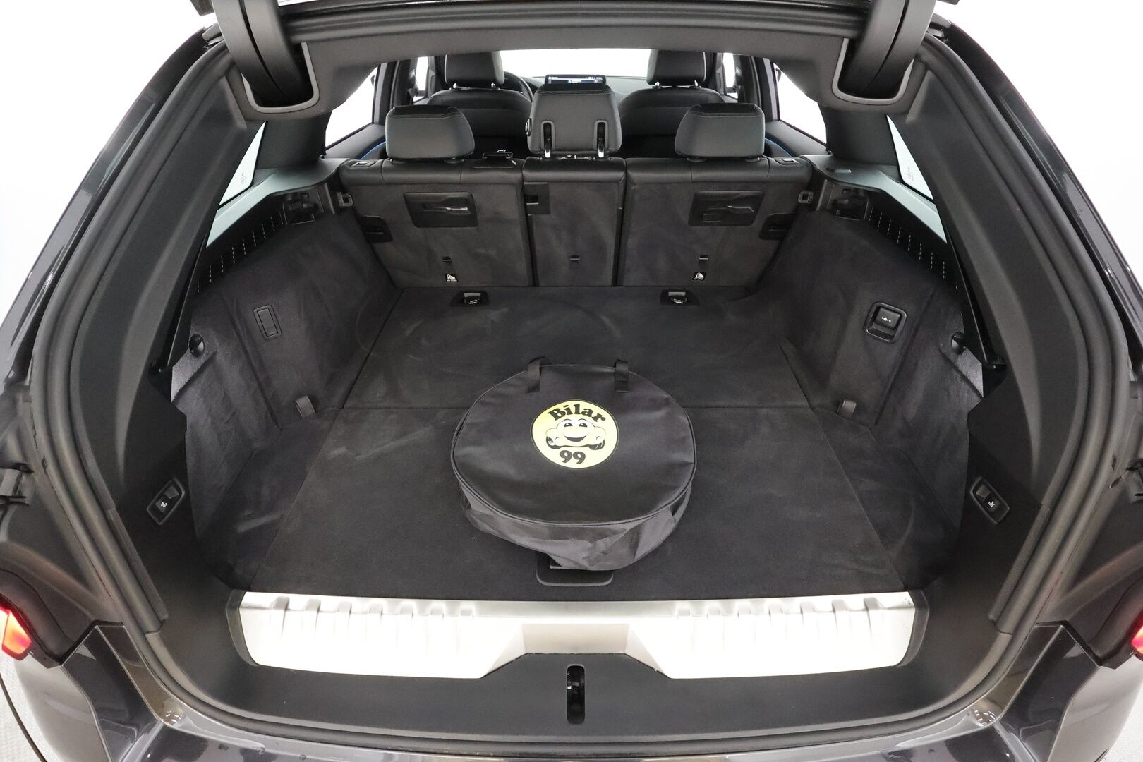 BMW 530 2022 G31 Touring 530e xDrive A Charged Edition * ACC / Akkukäyttöinen lisälämmitin / Osasähköt / P.Kamera / Comfort access * - 1.Om Suomi-auto / Kahdet Renkaat - HULLUT AVAJAISHULINAT KORKOTARJOUS 3,29 %