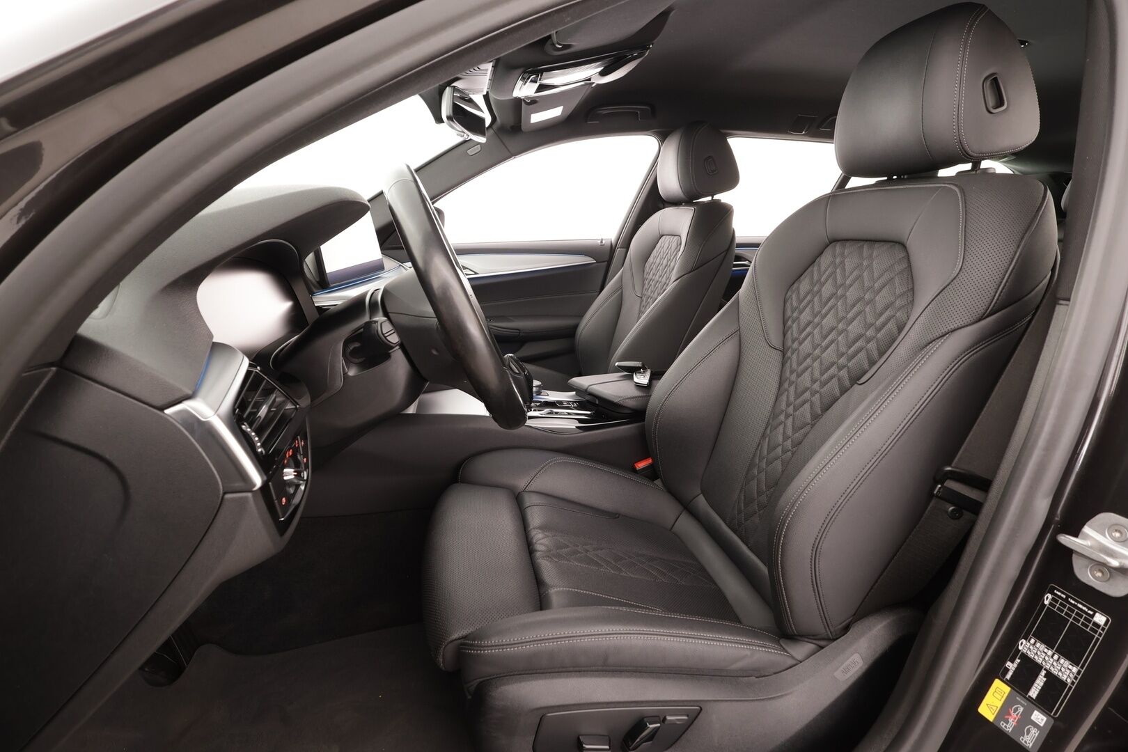 BMW 530 2022 G31 Touring 530e xDrive A Charged Edition * ACC / Akkukäyttöinen lisälämmitin / Osasähköt / P.Kamera / Comfort access * - 1.Om Suomi-auto / Kahdet Renkaat - HULLUT AVAJAISHULINAT KORKOTARJOUS 3,29 %