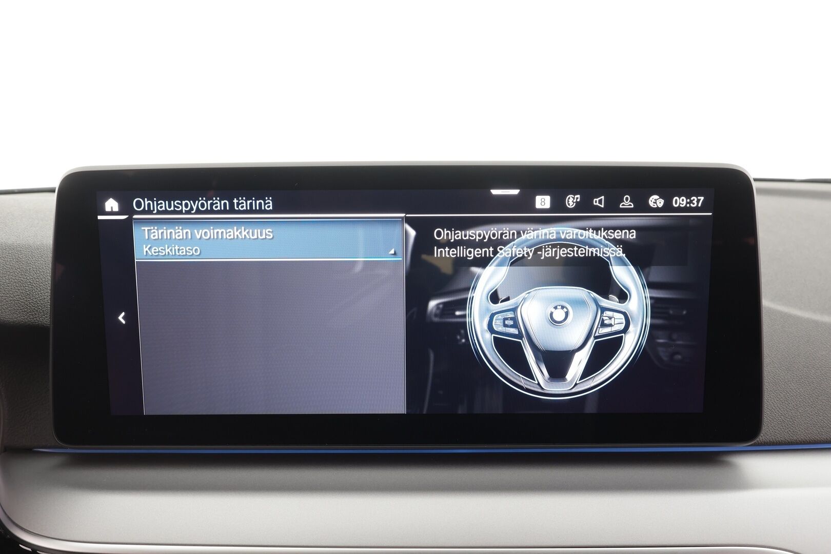 BMW 530 2022 G31 Touring 530e xDrive A Charged Edition * ACC / Akkukäyttöinen lisälämmitin / Osasähköt / P.Kamera / Comfort access * - 1.Om Suomi-auto / Kahdet Renkaat - HULLUT AVAJAISHULINAT KORKOTARJOUS 3,29 %