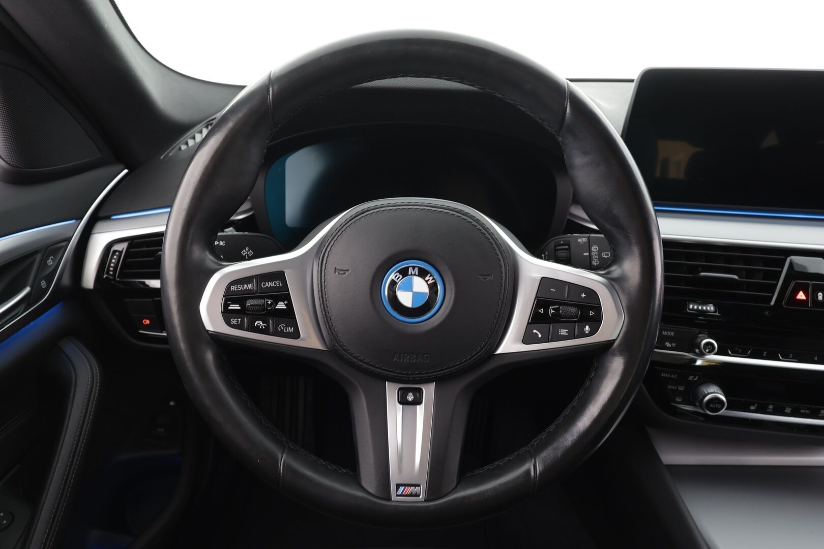 BMW 530 2022 G31 Touring 530e xDrive A Charged Edition * ACC / Akkukäyttöinen lisälämmitin / Osasähköt / P.Kamera / Comfort access * - 1.Om Suomi-auto / Kahdet Renkaat - HULLUT AVAJAISHULINAT KORKOTARJOUS 3,29 %