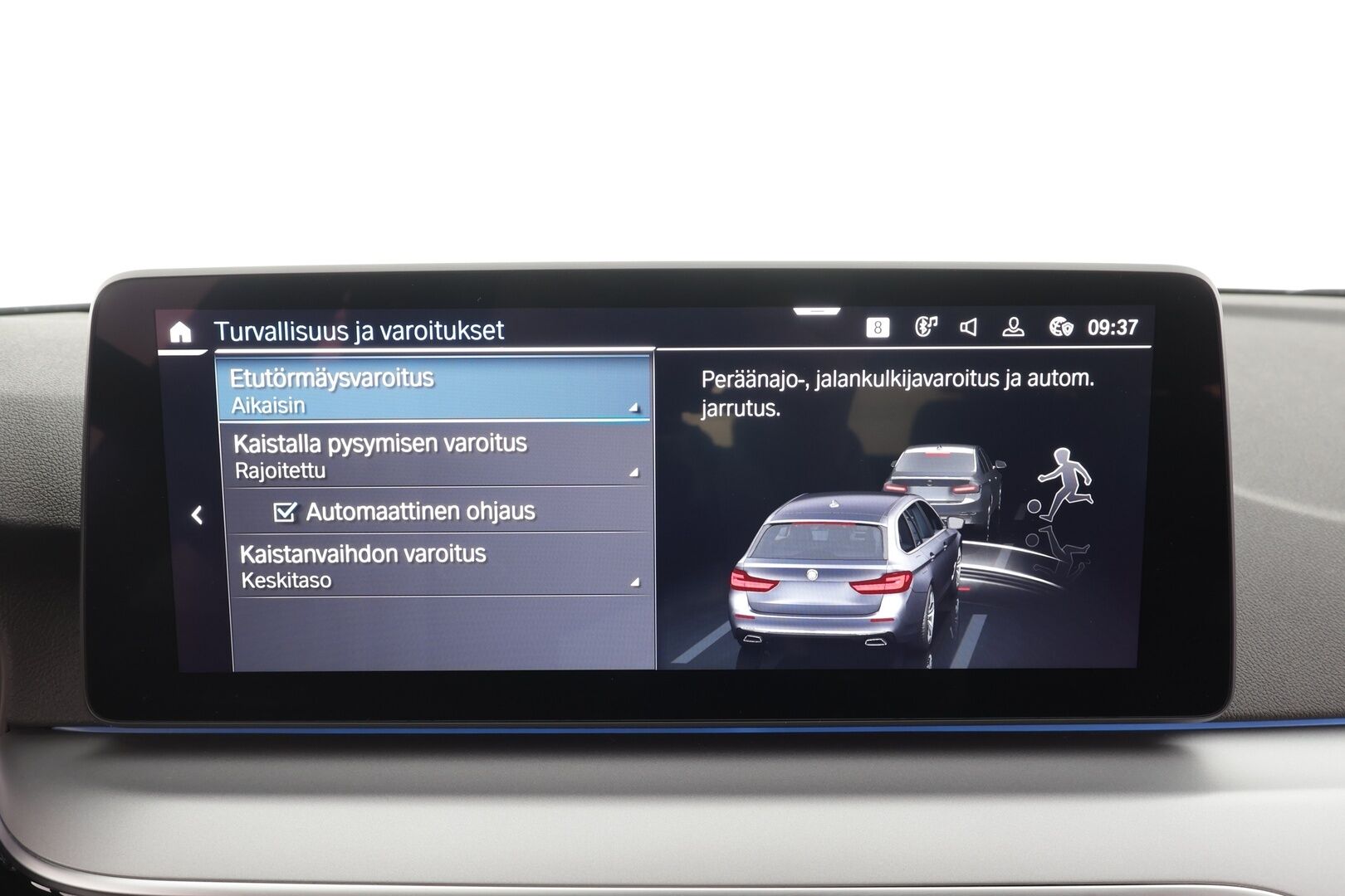 BMW 530 2022 G31 Touring 530e xDrive A Charged Edition * ACC / Akkukäyttöinen lisälämmitin / Osasähköt / P.Kamera / Comfort access * - 1.Om Suomi-auto / Kahdet Renkaat - HULLUT AVAJAISHULINAT KORKOTARJOUS 3,29 %