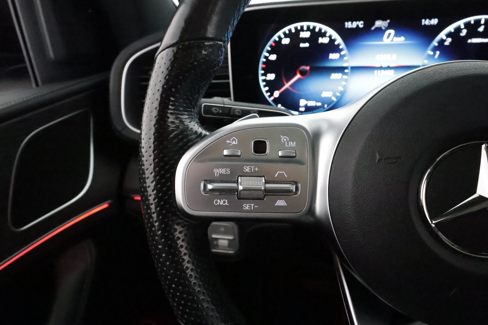 Mercedes-Benz GLE 2021 350 e 4MATIC EQ Power AMG *Distronic+ / Panorama / HUD / Multibeam / Airmatic / Night paketti / 360 Kamera / Vetokoukku* - Akku kuntotarkastettu SoH 96,8%