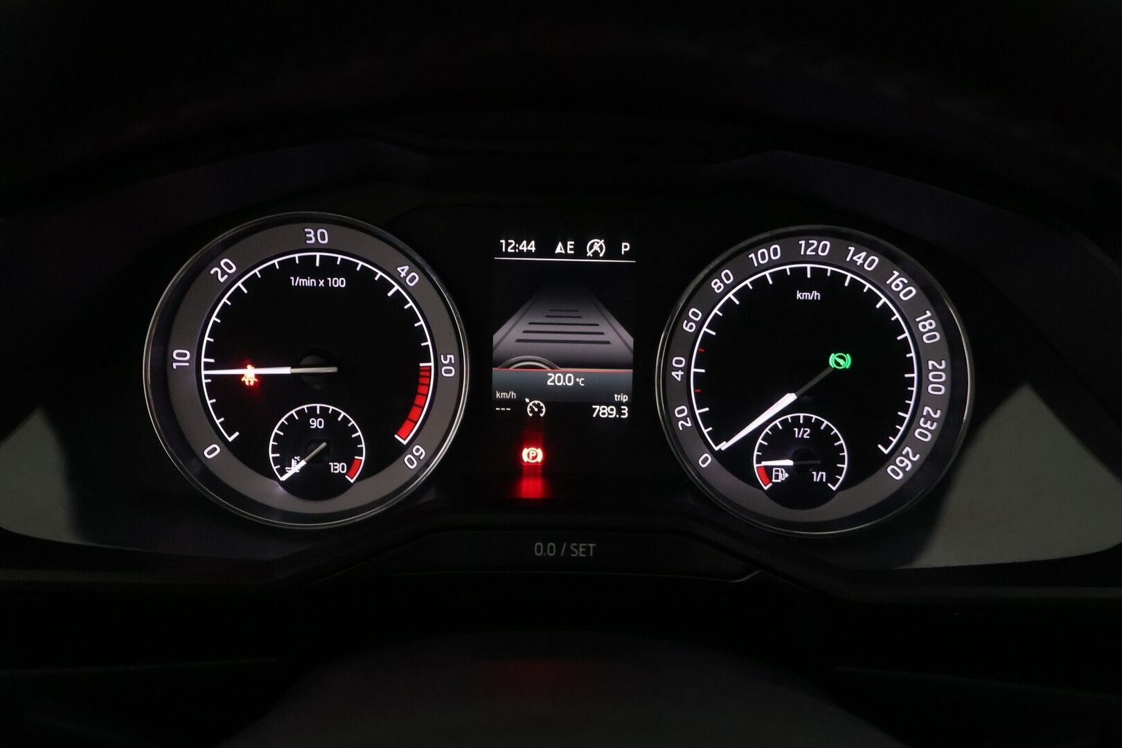 Skoda Superb 2017 Combi 2,0 TDI 190 4x4 L&K DSG Autom - L&K / Pa-lämmitin / Sähköpenkit - kuskinpenkki muistilla / Hyvät talvirenkaat/ Siisti!