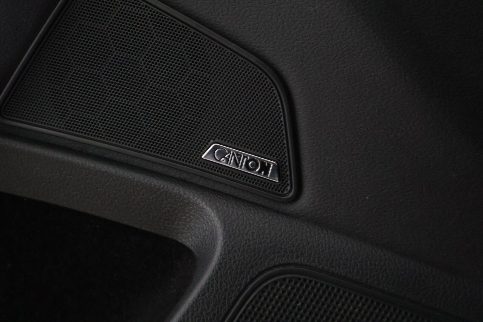 Skoda Superb 2017 Combi 2,0 TDI 190 4x4 L&K DSG Autom - L&K / Pa-lämmitin / Sähköpenkit - kuskinpenkki muistilla / Hyvät talvirenkaat/ Siisti!