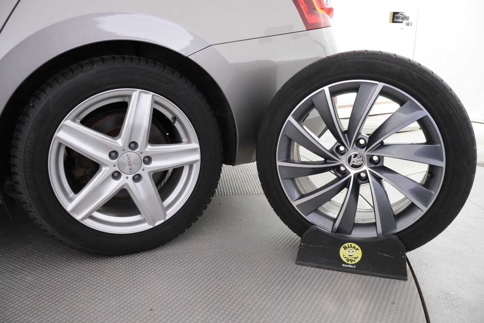 Skoda Superb 2017 Combi 2,0 TDI 190 4x4 L&K DSG Autom - L&K / Pa-lämmitin / Sähköpenkit - kuskinpenkki muistilla / Hyvät talvirenkaat/ Siisti!