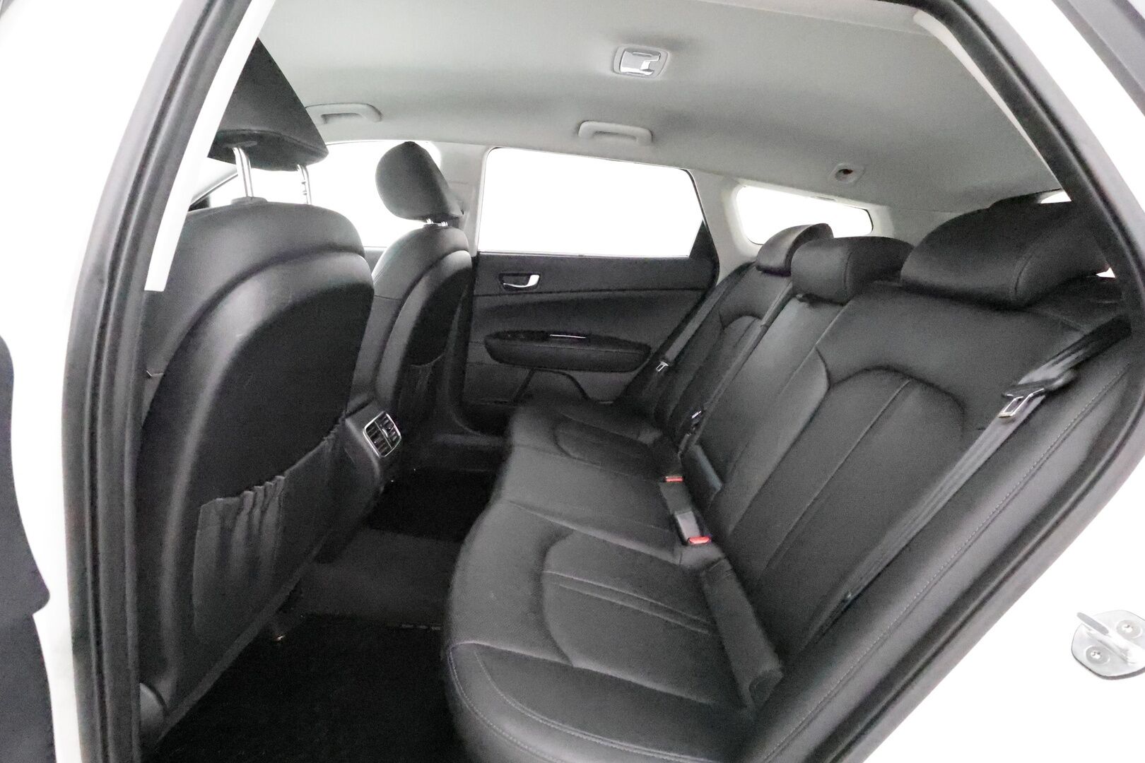 Kia Optima 2019 2,0 GDI PHEV Business Luxury SW A/T - Adapt.Vakkari / Harman&Kardon / Peruutuskamera / Vetokoukku / Ilmastoidut Nahat / Adapt.LED / Supervarusteet!