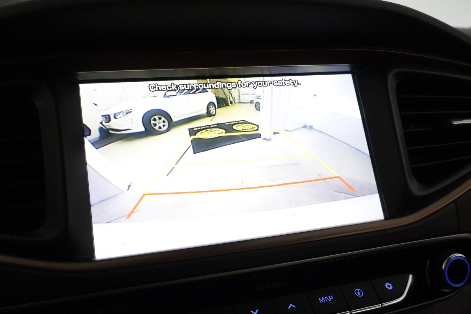 Hyundai IONIQ ELECTRIC 2019 Style * Adapt.Vakkari / P-Kamera / Ilmalämpöpumppu / Keyless / AppleCarPlay * - 2x Renkaat & Vanteet / Juuri katsastettu!