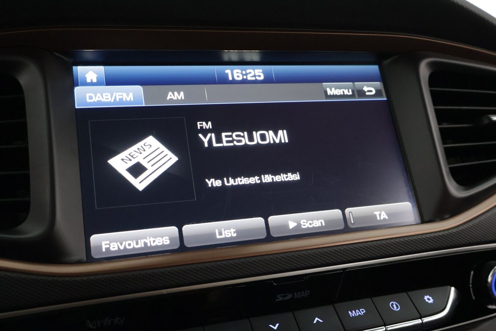 Hyundai IONIQ ELECTRIC 2019 Style * Adapt.Vakkari / P-Kamera / Ilmalämpöpumppu / Keyless / AppleCarPlay * - 2x Renkaat & Vanteet / Juuri katsastettu! - Osta nyt, maksa vasta ensi vuonna