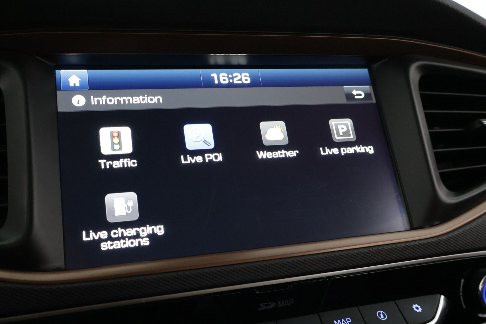 Hyundai IONIQ ELECTRIC 2019 Style * Adapt.Vakkari / P-Kamera / Ilmalämpöpumppu / Keyless / AppleCarPlay * - 2x Renkaat & Vanteet / Juuri katsastettu!
