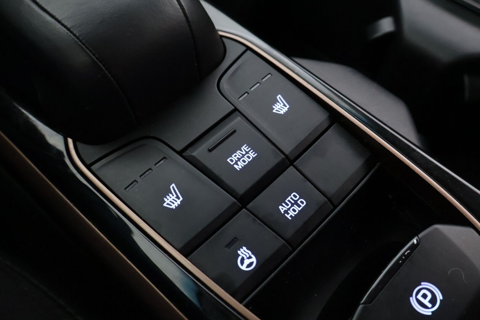 Hyundai IONIQ ELECTRIC 2019 Style * Adapt.Vakkari / P-Kamera / Ilmalämpöpumppu / Keyless / AppleCarPlay * - 2x Renkaat & Vanteet / Juuri katsastettu! - Osta nyt, maksa vasta ensi vuonna