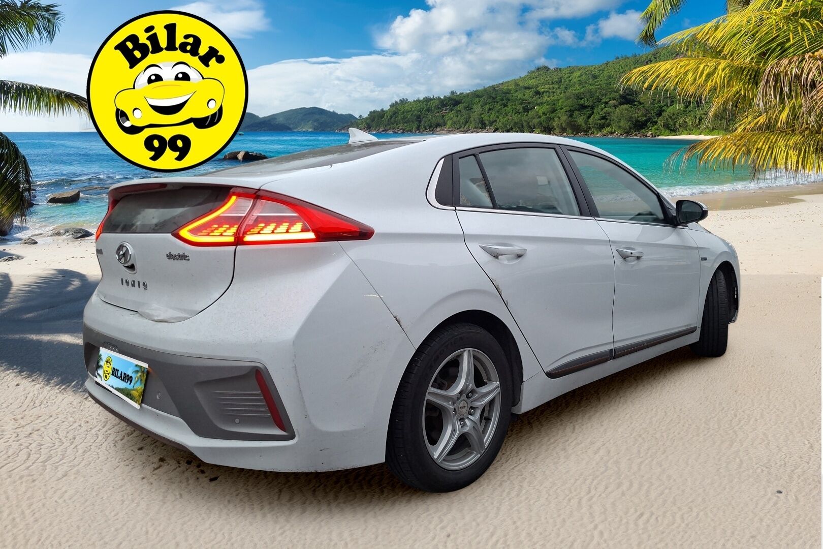 Hyundai IONIQ ELECTRIC 2019 IONIQ Style * Adapt.Vakkari / P-Kamera / Ilmalämpöpumppu / Keyless / AppleCarPlay * - 2x Renkaat & Vanteet / Juuri katsastettu!