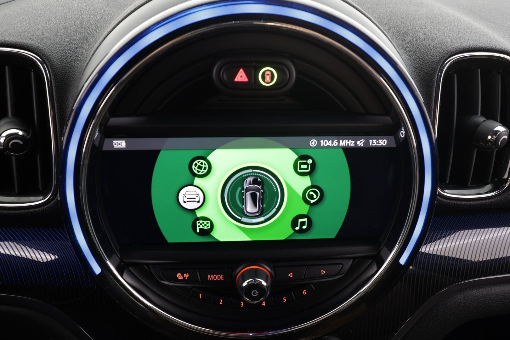 Mini Countryman 2019 Cooper SE ALL4 Maximise * ACC / LED / P.Kamera / Sportnahat / Navi / HUD / H&K / Keyless* - 2x Latauskaapelit / Kahdet renkaat / Merkkihuollettu - HULLUT JOULUT KORKOTARJOUS 2,49% 