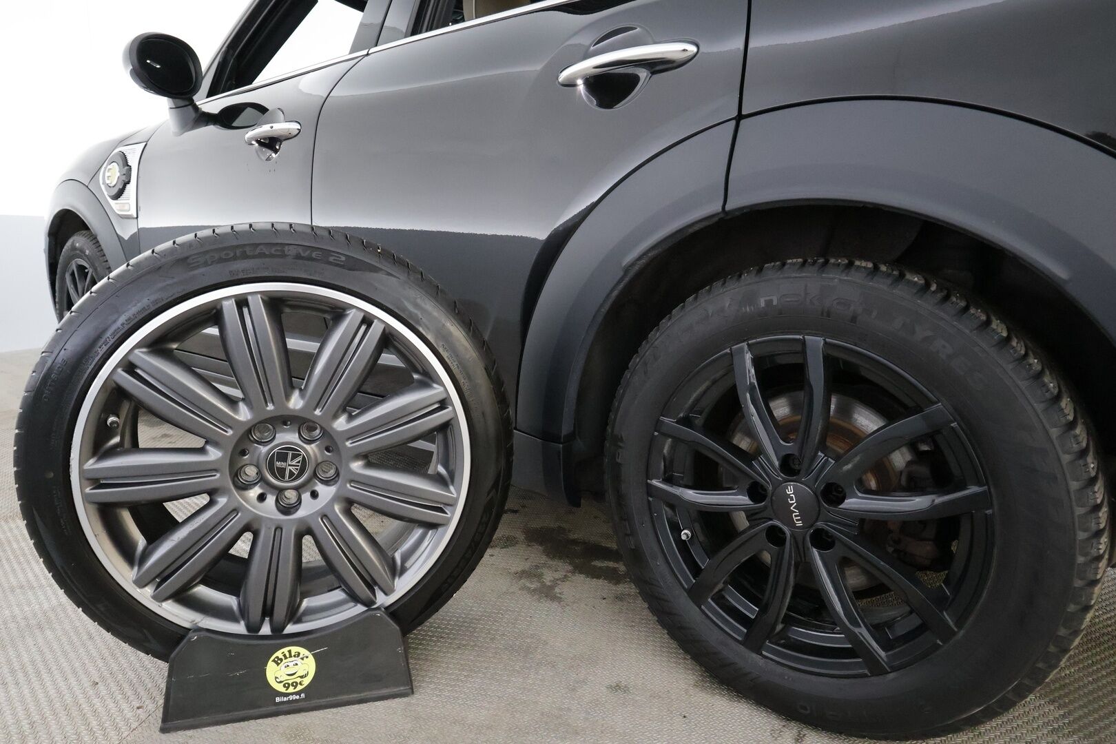 Mini Countryman 2019 Cooper SE ALL4 Maximise * ACC / LED / P.Kamera / Sportnahat / Navi / HUD / H&K / Keyless* - 2x Latauskaapelit / Kahdet renkaat / Merkkihuollettu - HULLUT JOULUT KORKOTARJOUS 2,49% 