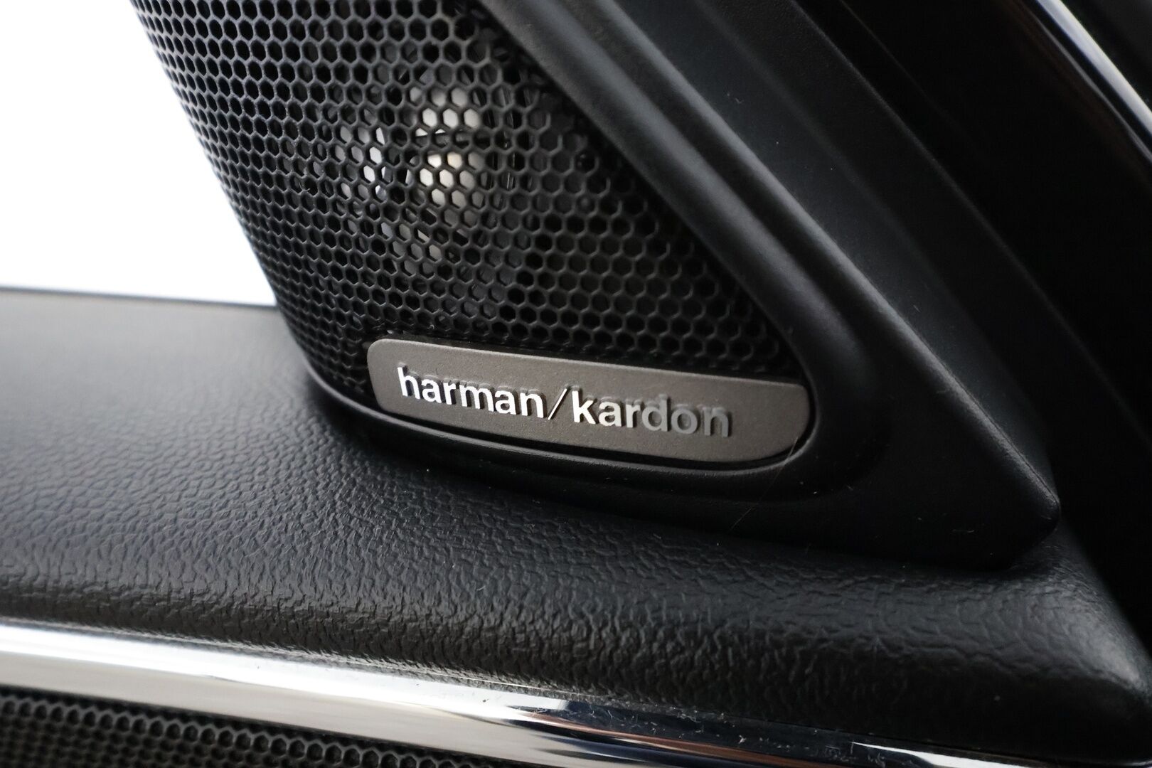 Mini Countryman 2019 Cooper SE ALL4 Maximise * ACC / LED / P.Kamera / Sportnahat / Navi / HUD / H&K / Keyless* - 2x Latauskaapelit / Kahdet renkaat / Merkkihuollettu - HULLUT JOULUT KORKOTARJOUS 2,49% 