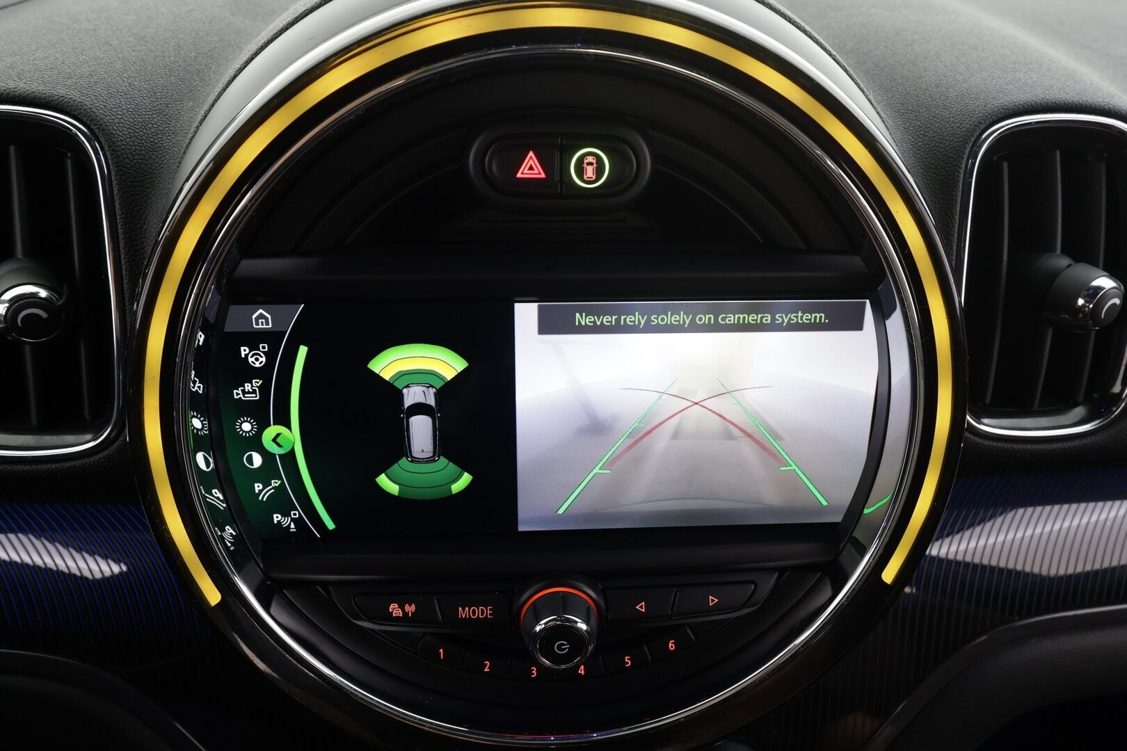 Mini Countryman 2019 Cooper SE ALL4 Maximise * ACC / LED / P.Kamera / Sportnahat / Navi / HUD / H&K / Keyless* - 2x Latauskaapelit / Kahdet renkaat / Merkkihuollettu - HULLUT JOULUT KORKOTARJOUS 2,49% 