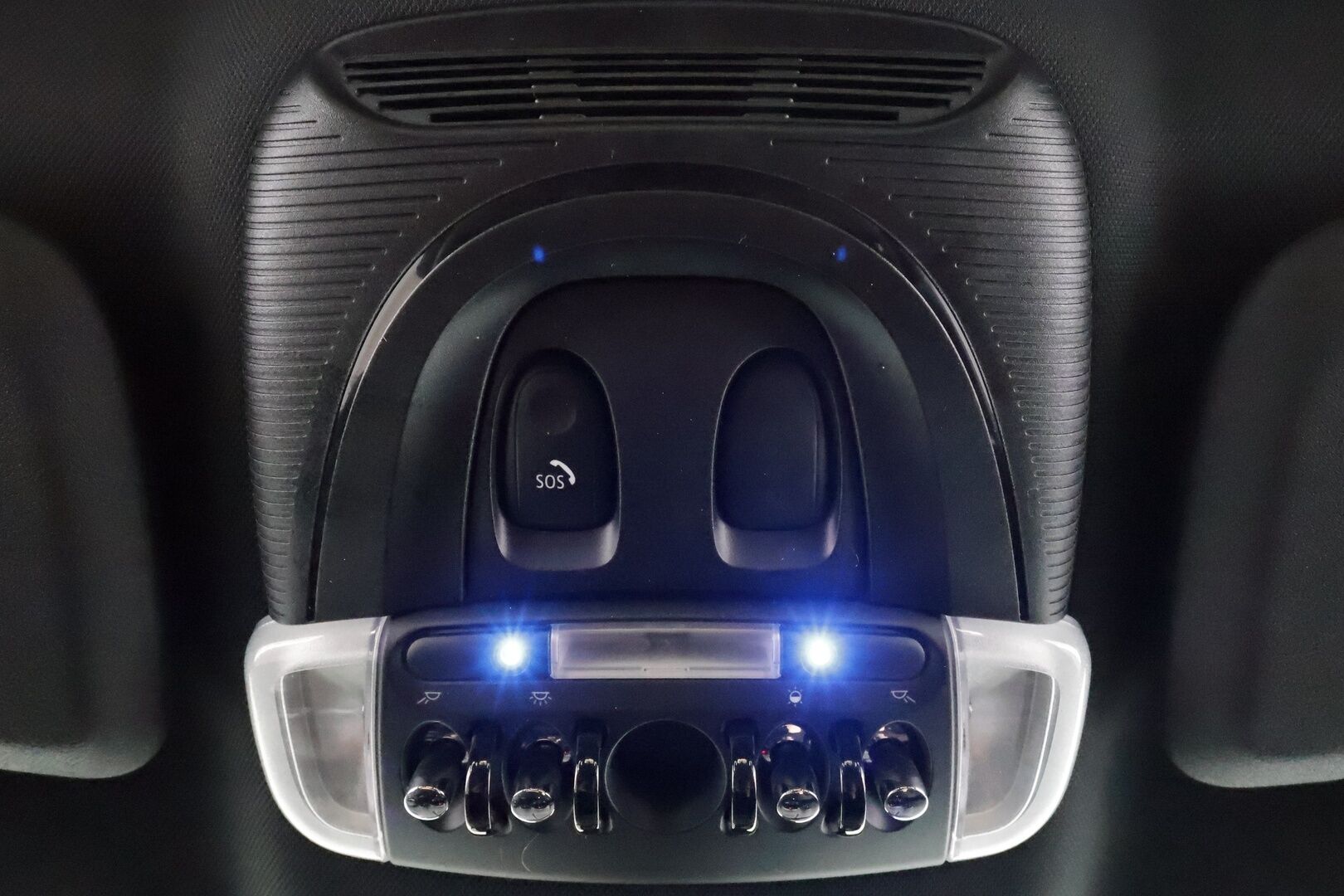 Mini Countryman 2019 Cooper SE ALL4 Maximise * ACC / LED / P.Kamera / Sportnahat / Navi / HUD / H&K / Keyless* - 2x Latauskaapelit / Kahdet renkaat / Merkkihuollettu - HULLUT JOULUT KORKOTARJOUS 2,49% 