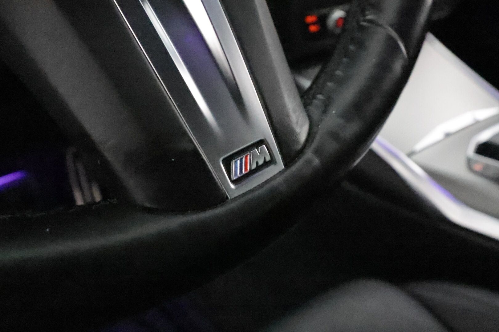 BMW 320 2022 G21 Touring 320d A xDrive Business M Sport MHEV *ACC / Hifi / Comfort Access / Adapt.LED / P.tutkat / Sporttinahat* - Suomi-auto / Kahdet renkaat aluvanteilla / Harvinainen yksilö - HULLU BLACKWEEK KORKOTARJOUS 2,49%